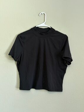 Lululemon black cropped mock neck tee tshirt top size 4